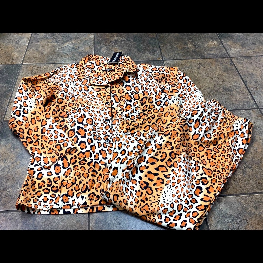 NEW Follow Me Cheetah Print 100% Cotton Pajamas Size Medium